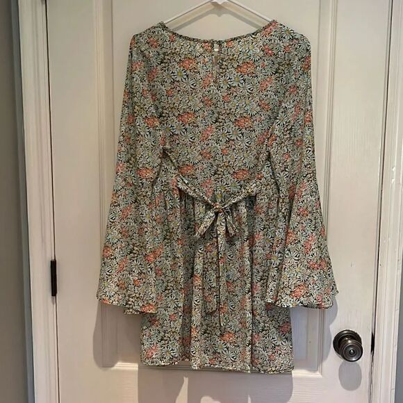 Altar’d State bell sleeve tie back dress Size M - Picture 4 of 4